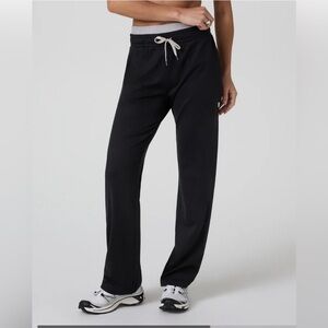 Vuori Halo Warm Up Straight Leg Pant ~ Black Heather